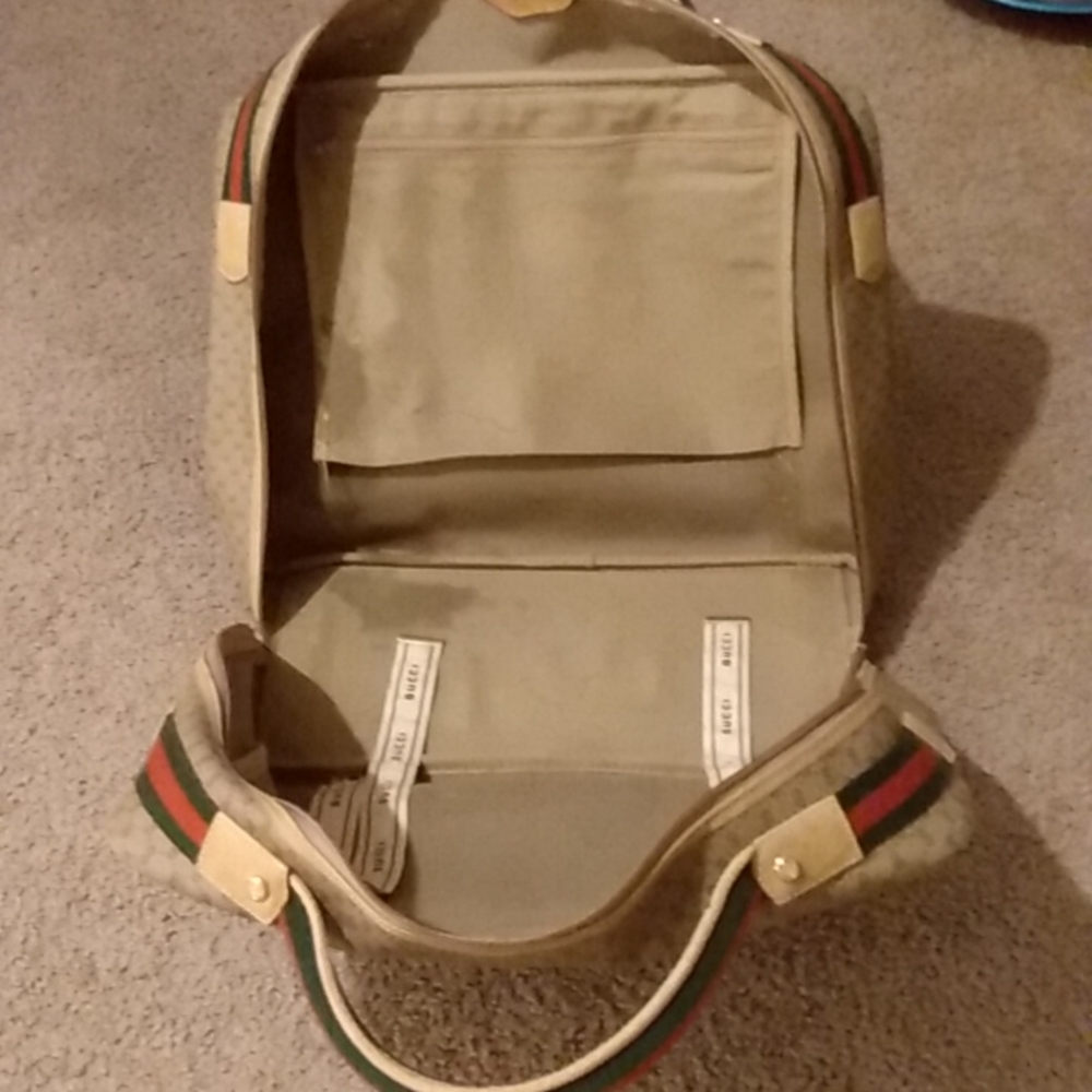 Vintage Gucci monogram vinyl canvas, carry on suit case. - Picture 3 of 6